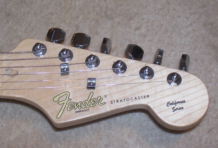 Голова грифа Fender